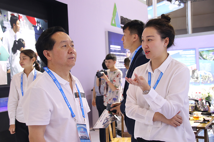 汇赢国际参展第二届中国西部国际投资贸易洽谈会(图5)