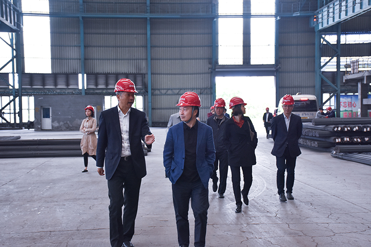 中国银行四川省分行副行长左焜一行到汇赢国际连界区域参观交流(图2)