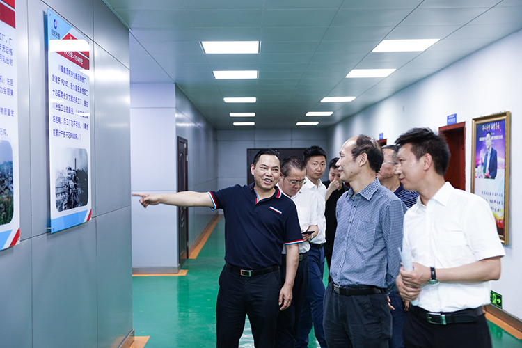 省人大常委会郑树全一行莅临汇赢连界基地参观考察(图3)