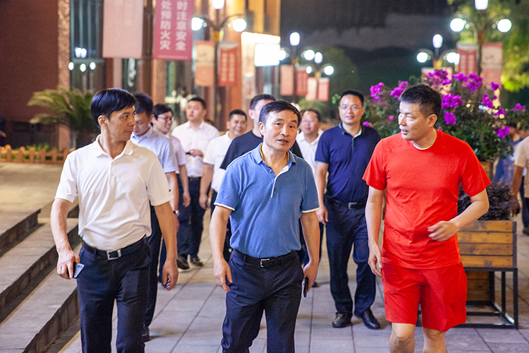 新加坡PSU集团等五家公司联袂到汇赢国际连界基地参观交流(图4)