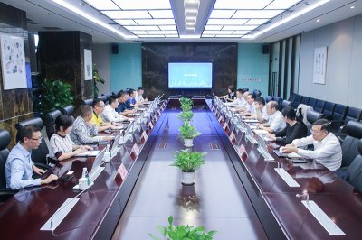 中铁八局集团董事长刘胜尧莅临汇赢考察交流