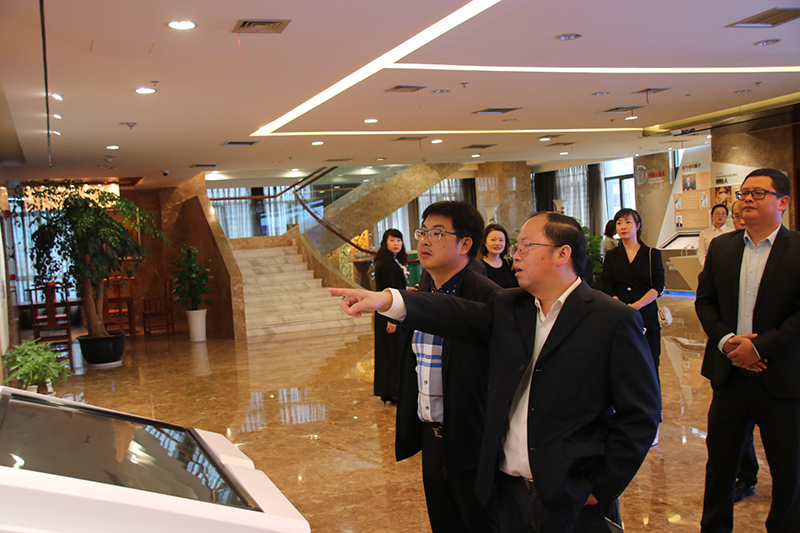 江川区区委副书记、代理区长常成莅临汇赢国际考察交流(图3)