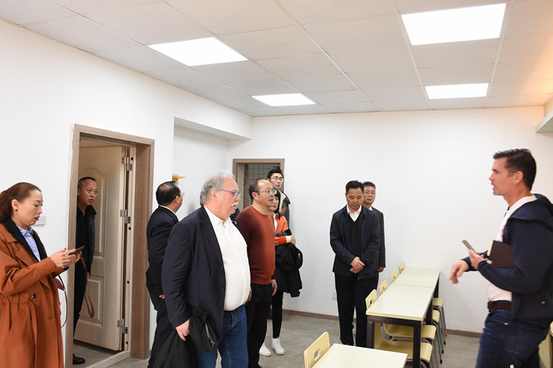 德国法兰克福足球俱乐部莅临船石湖 运动特色小镇考察交流(图3) 德国法兰克福足球俱乐部莅临船石湖 运动特色小镇考察交流(图3)