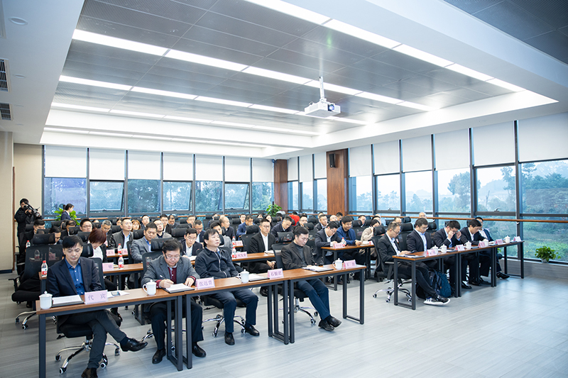 汇赢国际举行“新经济、新服务、新发展”讲座(图4) 汇赢国际举行“新经济、新服务、新发展”讲座(图4)