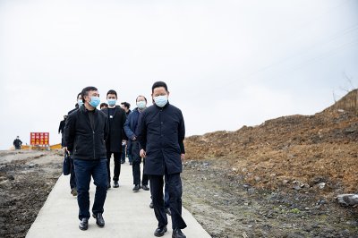 副省长杨兴平调研汇赢国际连界足球竞训基地并指导防疫工作