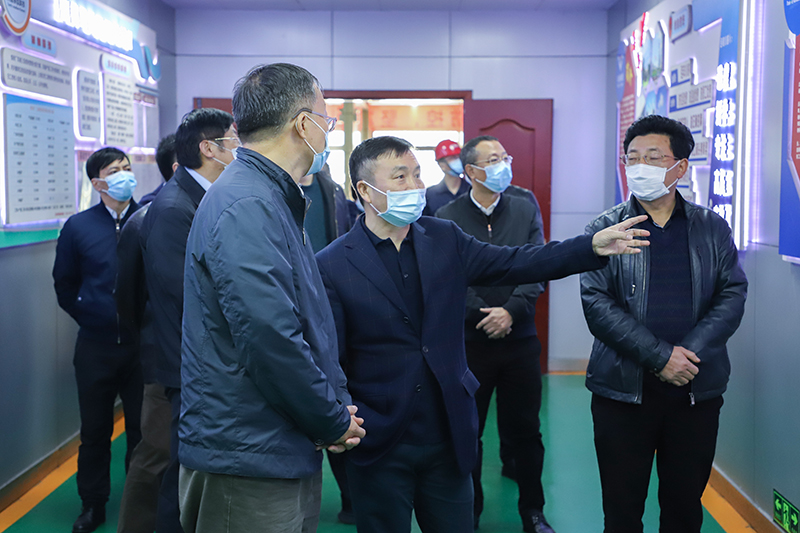 国家工信部领导莅临汇赢连界基地调研“疫情防控及复工复产”工作(图2) 国家工信部领导莅临汇赢连界基地调研“疫情防控及复工复产”工作(图2)