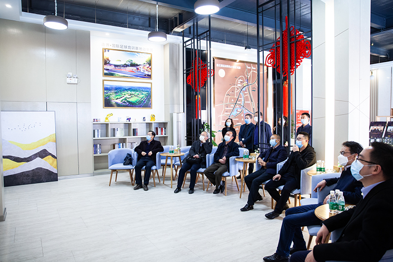 四川省装配式建筑产业协会会长蒙昌嘉莅临汇赢连界基地调研(图2) 四川省装配式建筑产业协会会长蒙昌嘉莅临汇赢连界基地调研(图2)