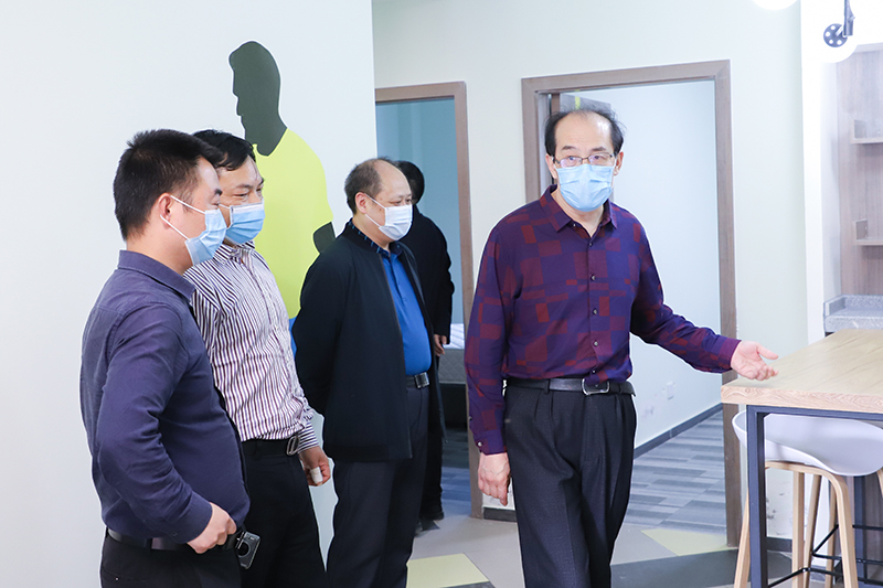 内江市人大常委会副主任秦金保一行调研连界足球竞训基地(图4) 内江市人大常委会副主任秦金保一行调研连界足球竞训基地(图4)