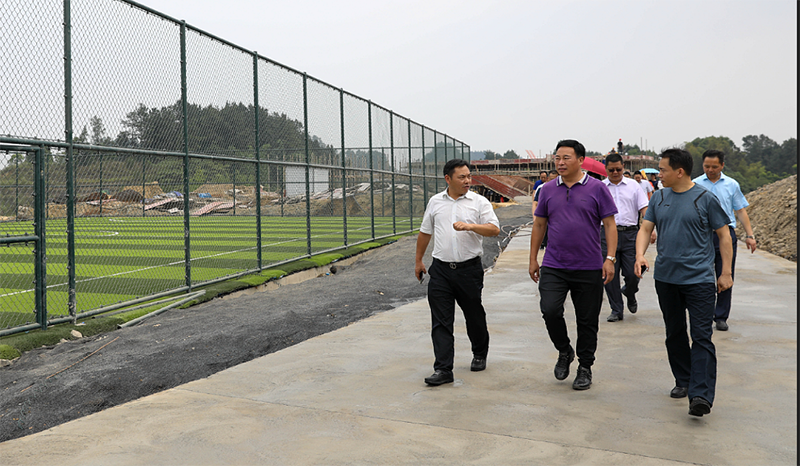 重庆市体育局副局长杨贵山率队到汇赢国际连界基地调研(图1)