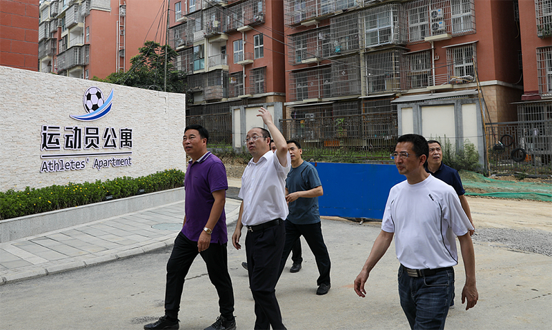 重庆市体育局副局长杨贵山率队到汇赢国际连界基地调研(图3)