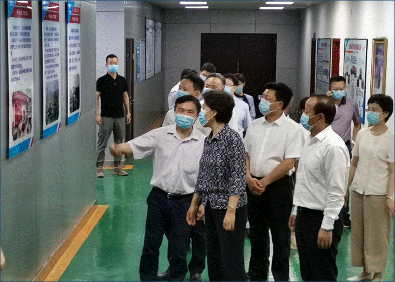 省委常委、统战部长、省总工会主席田向利调研汇赢连界基地并慰问一线员工(图2)