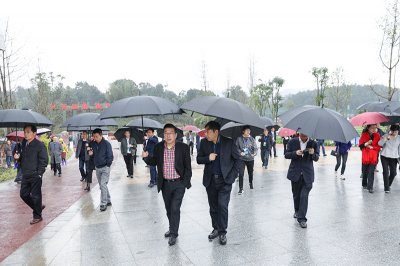 省总工会副主席苗勇率市州调研组专题调研汇赢国际企业职工之家阵地建设情况