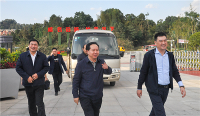 中铁物资董事长王辉一行到汇赢连界基地调研