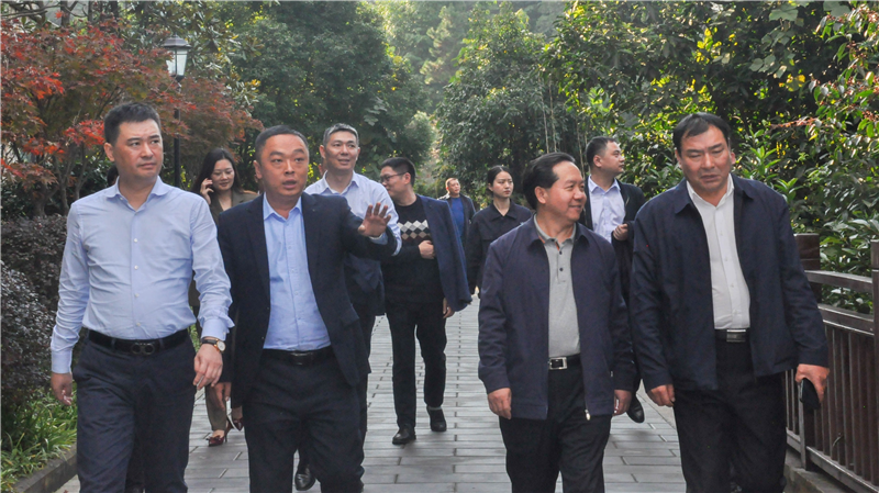 中铁物资董事长王辉一行到汇赢连界基地调研(图3)