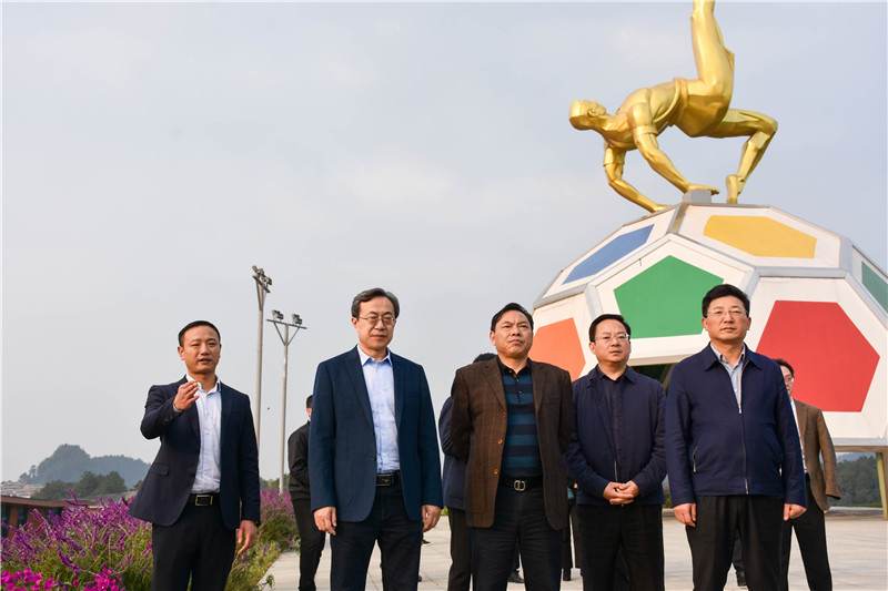 省总工会领导一行到汇赢连界基地调研(图1)