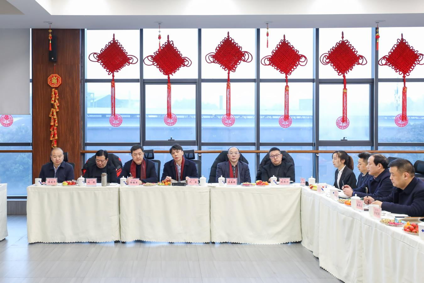 集团公司开展新春慰问活动暨迎新春座谈会(图6) 集团公司开展新春慰问活动暨迎新春座谈会(图6)