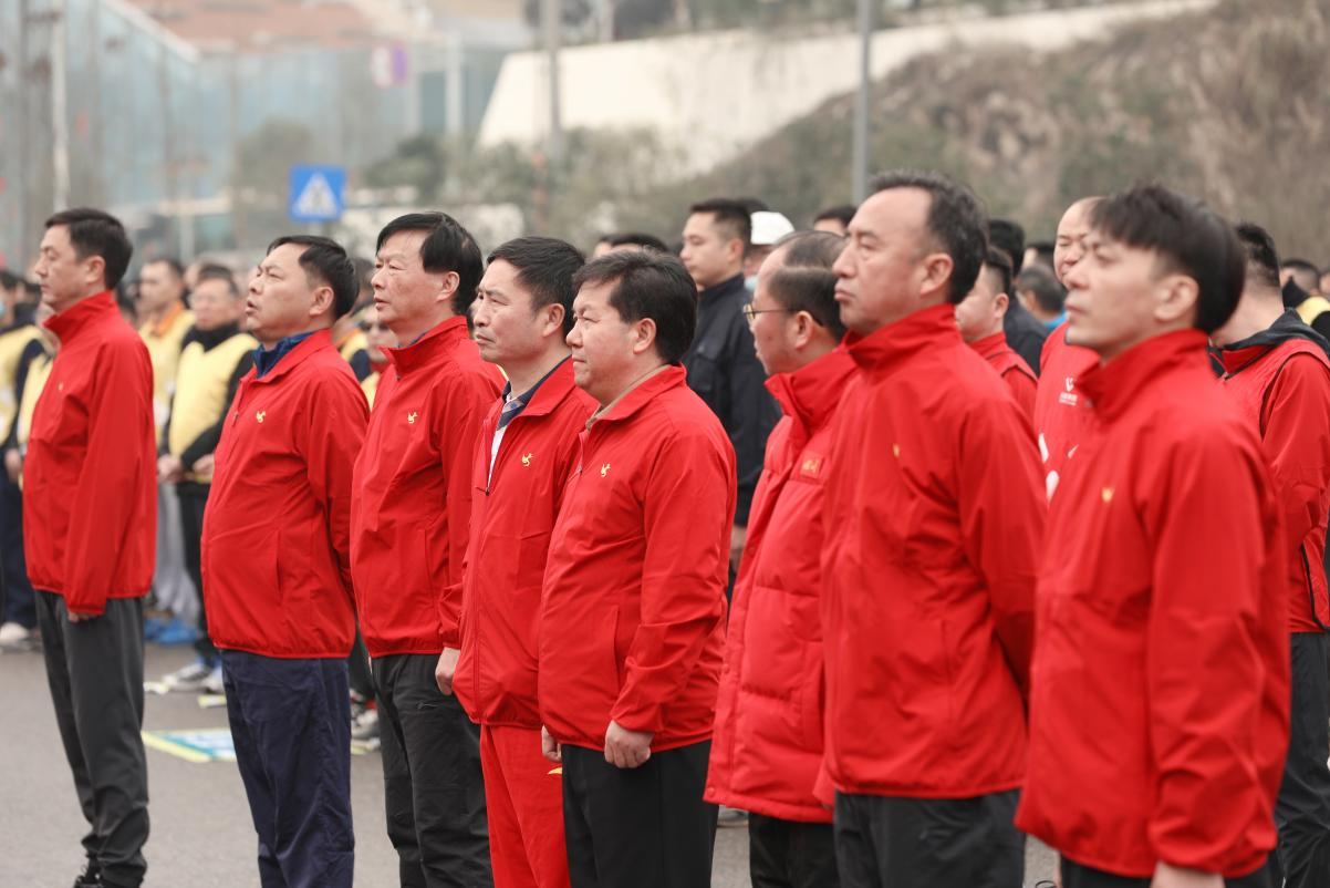 坚守底线  砥砺前行 ——汇赢员工自发组织2022年迎新春全民健身跑(图2)