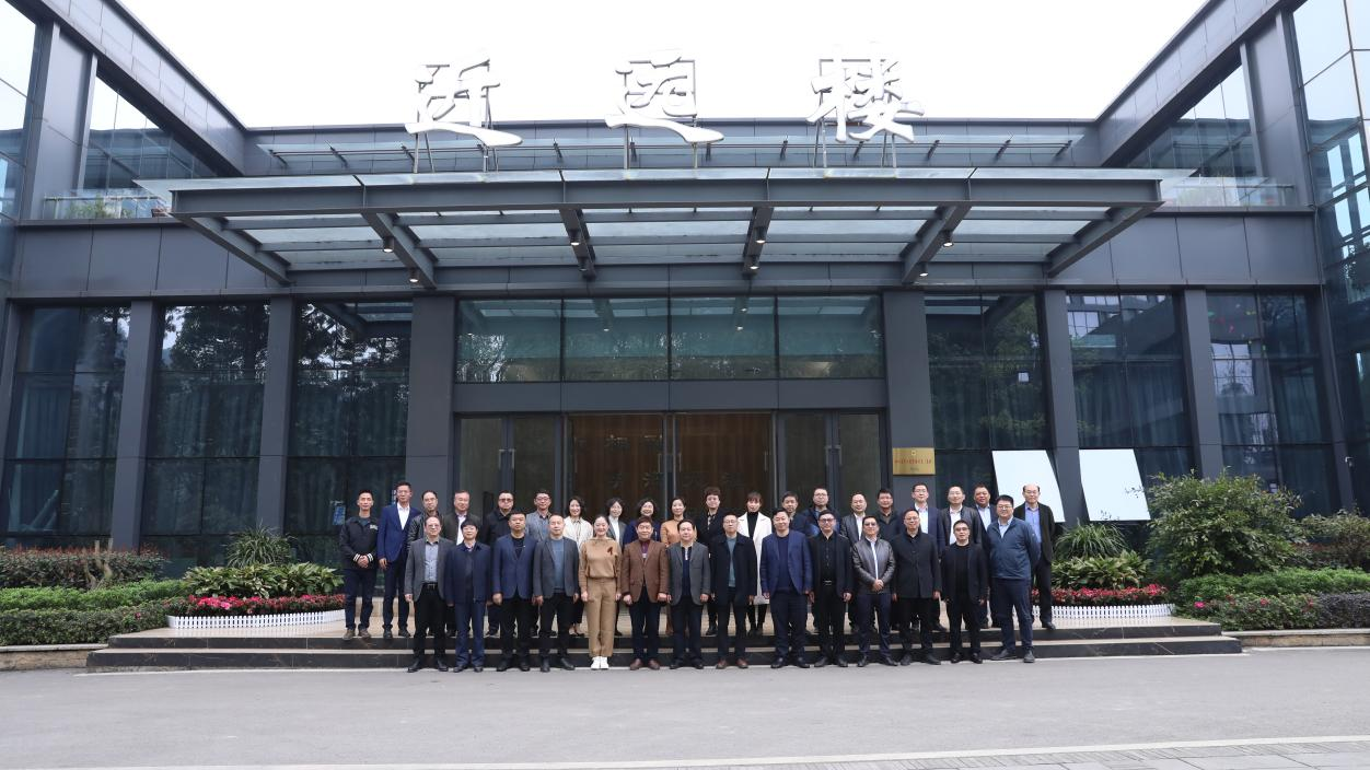 省冶金地质勘查院侯院长一行莅临汇赢国际连界基地考察交流(图5) 省冶金地质勘查院侯院长一行莅临汇赢国际连界基地考察交流(图5)