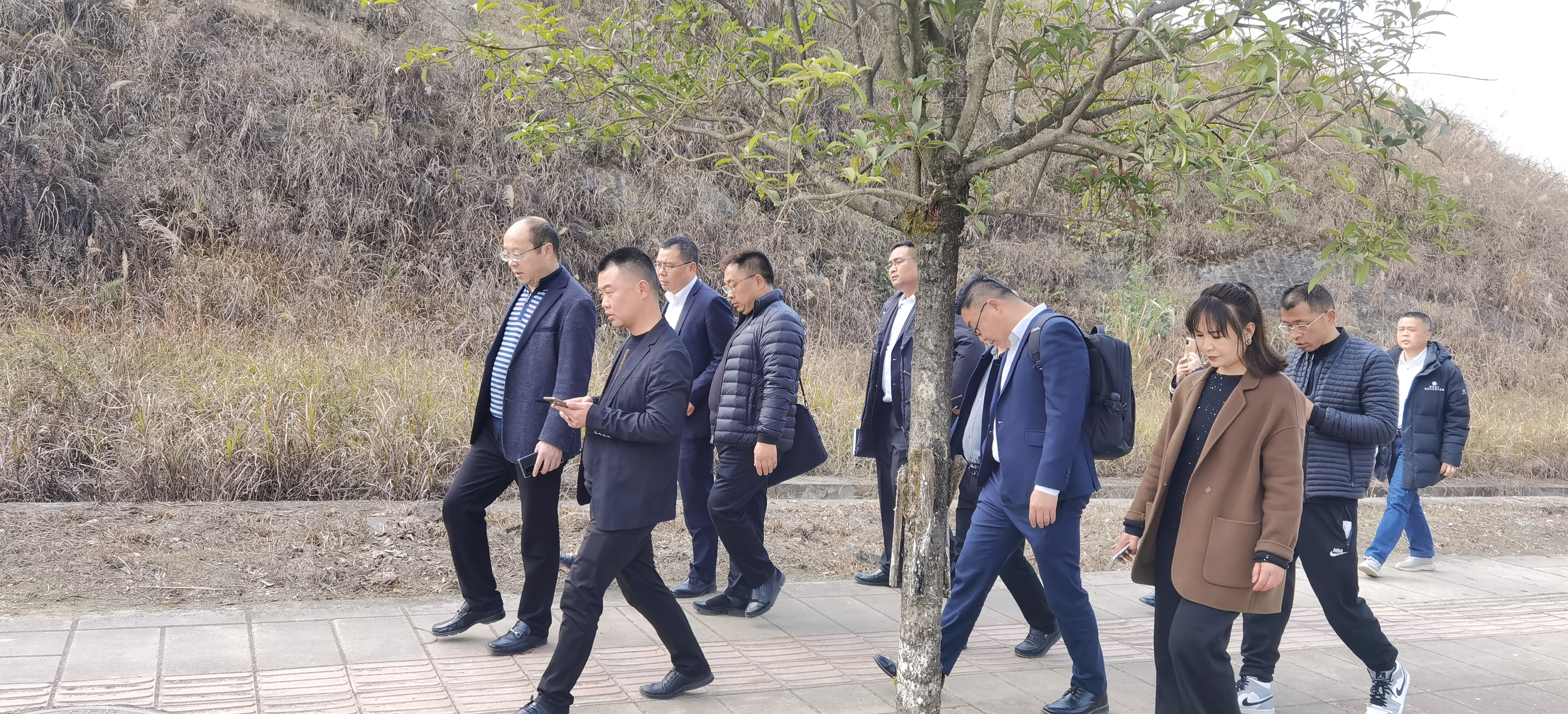 威远县经开区、众心乐公司组织召开连界镇城市规划暨船石湖湿地公园项目研究会(图3) 威远县经开区、众心乐公司组织召开连界镇城市规划暨船石湖湿地公园项目研究会(图3)