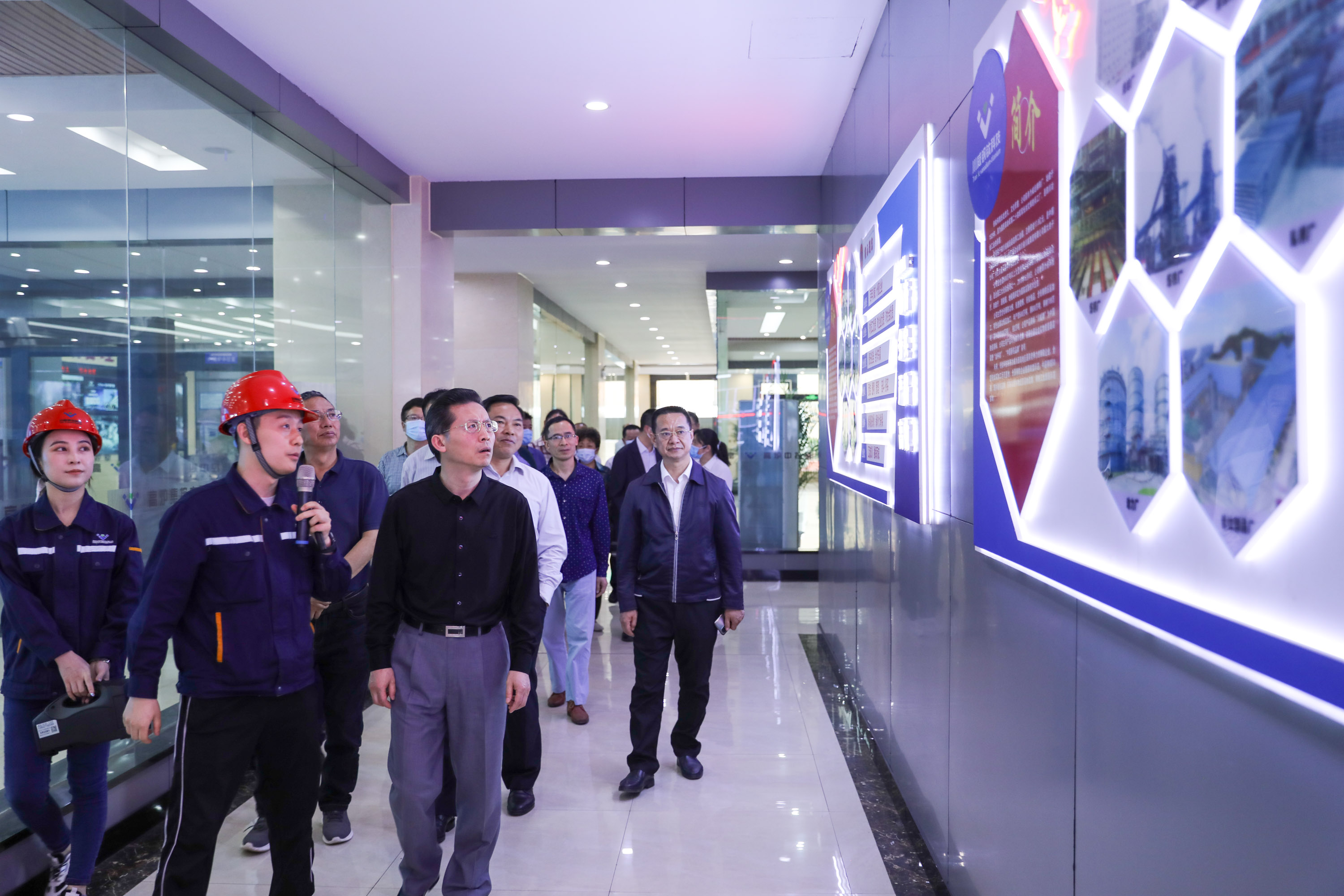 内江市人大常委会魏红锋一行到汇赢连界基地专题调研(图2)