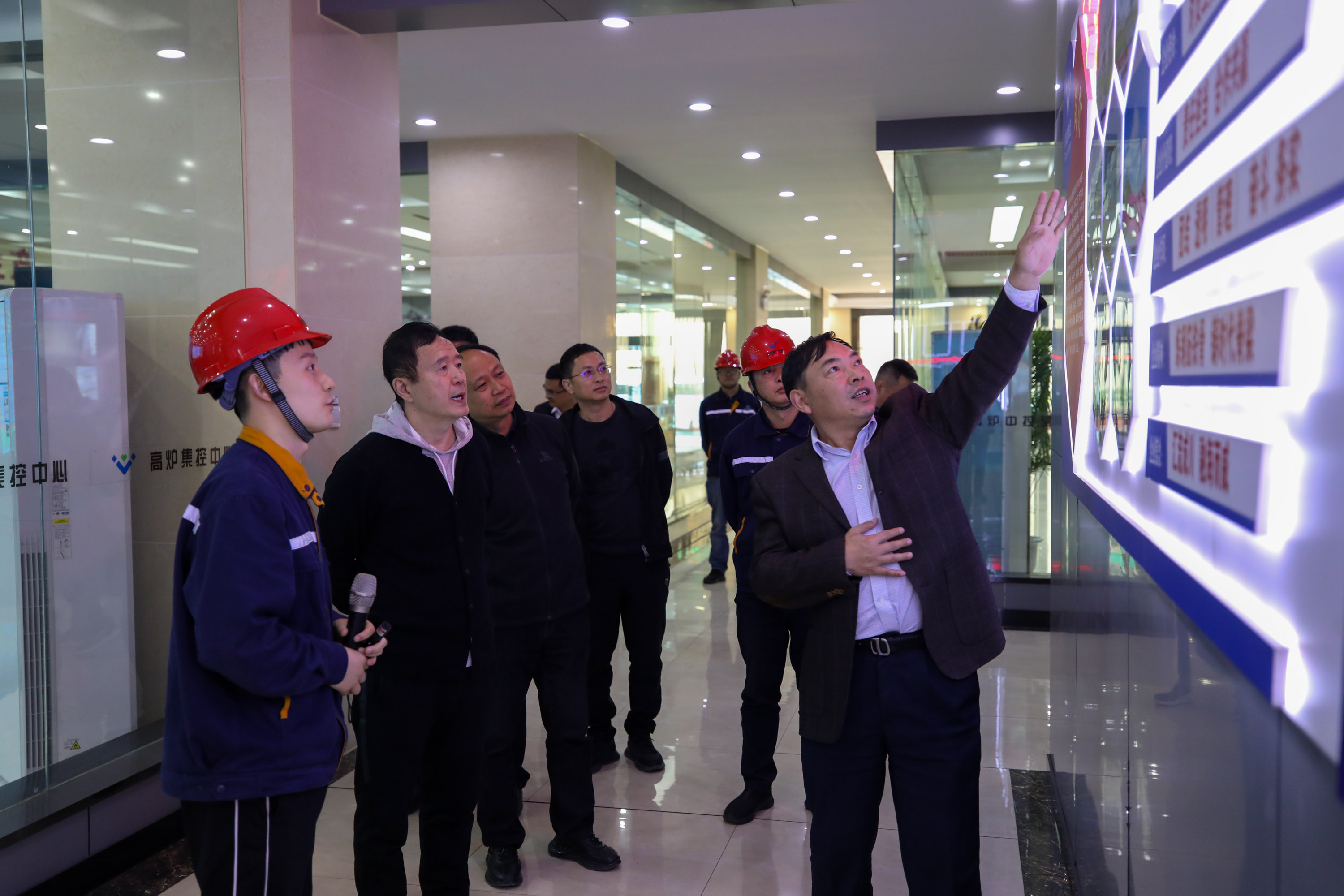 省政协原副主席唐坚一行到汇赢连界基地调研(图3) 省政协原副主席唐坚一行到汇赢连界基地调研(图3)