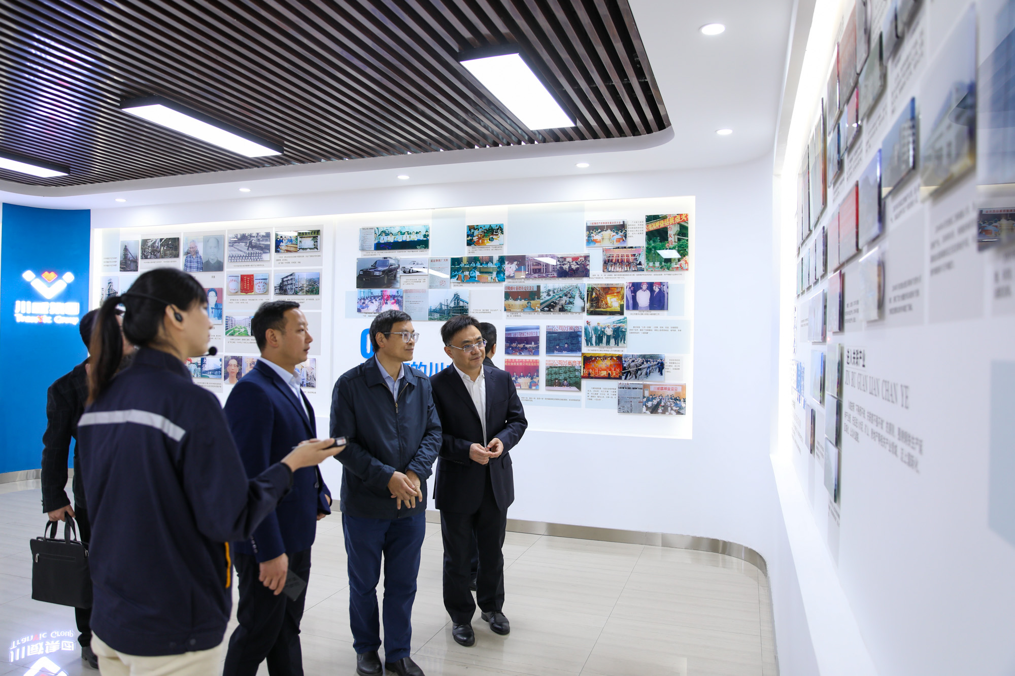内江市副市长何仁洋一行到汇赢连界基地调研(图2)
