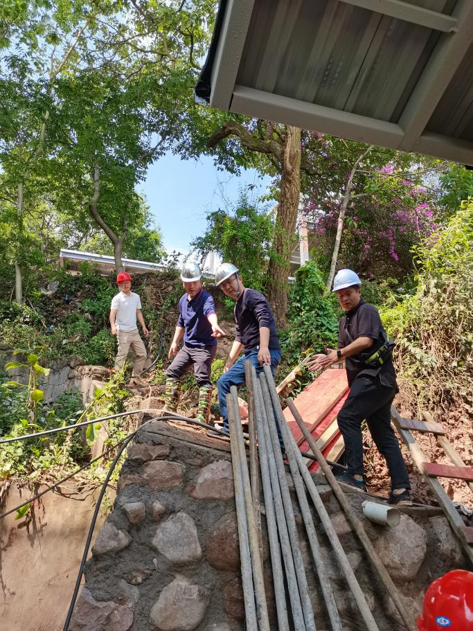 集团王劲董事长莅临攀西区域视察指导(图3) 集团王劲董事长莅临攀西区域视察指导(图3)