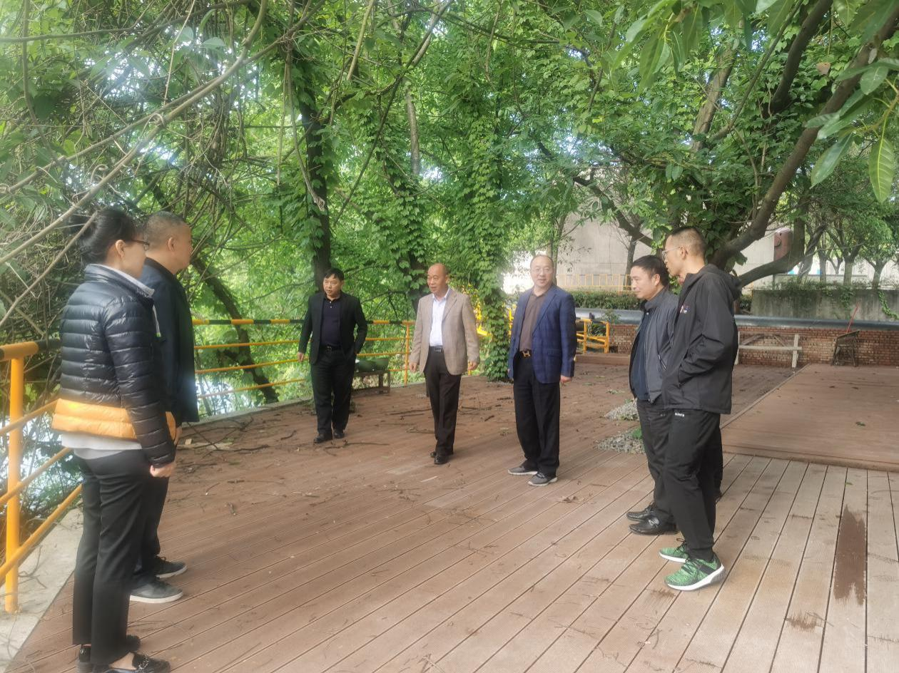 坚持热爱 不负耕耘——集团董事长王劲莅临工业研学旅行营地视察指导(图6) 坚持热爱 不负耕耘——集团董事长王劲莅临工业研学旅行营地视察指导(图6)