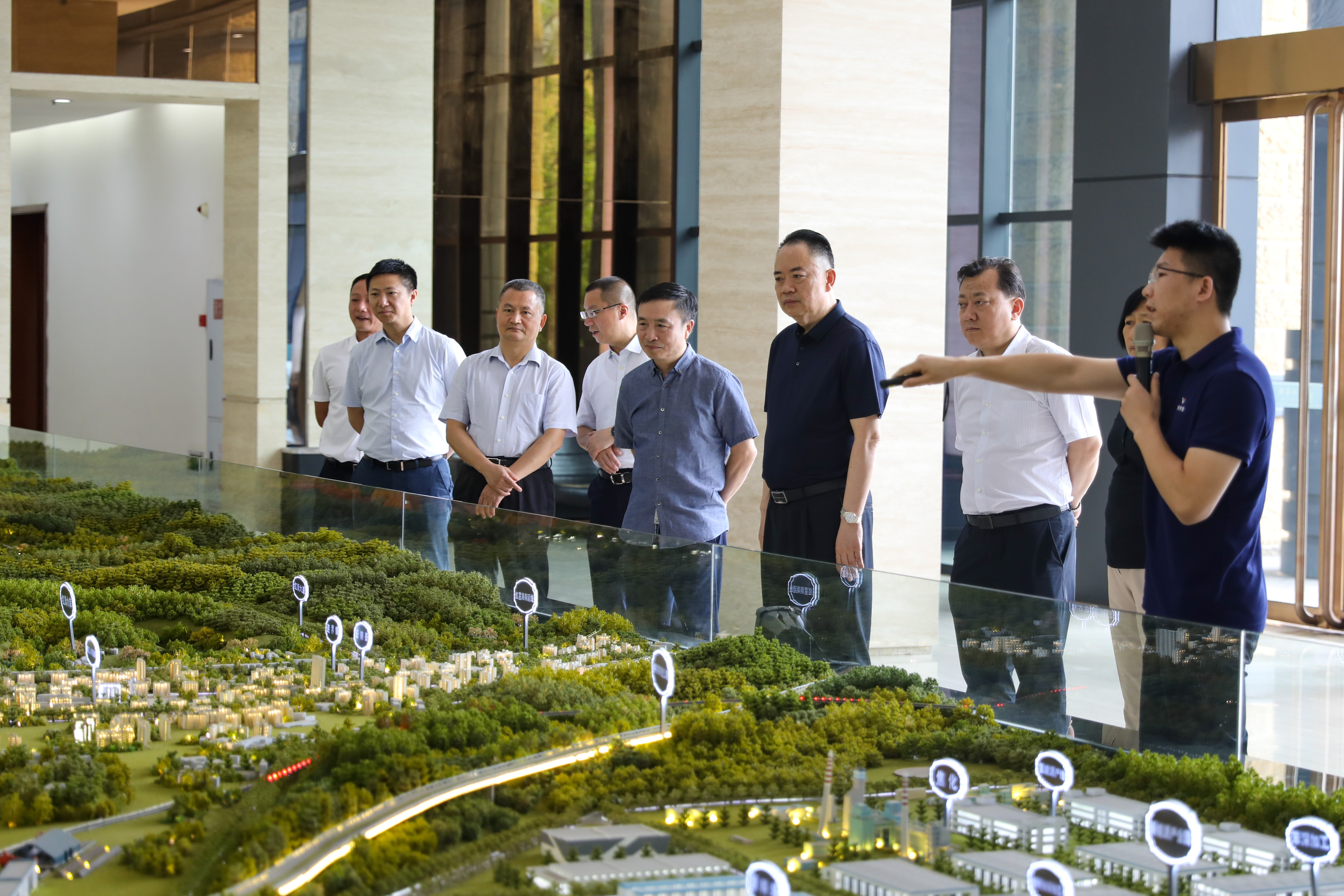 省人大常委会副主任宋朝华到汇赢连界基地 考察调研