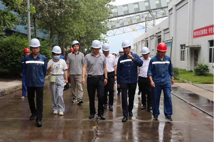 内江市委副书记、资中县委书记路松明莅临汇赢星船城公司调研