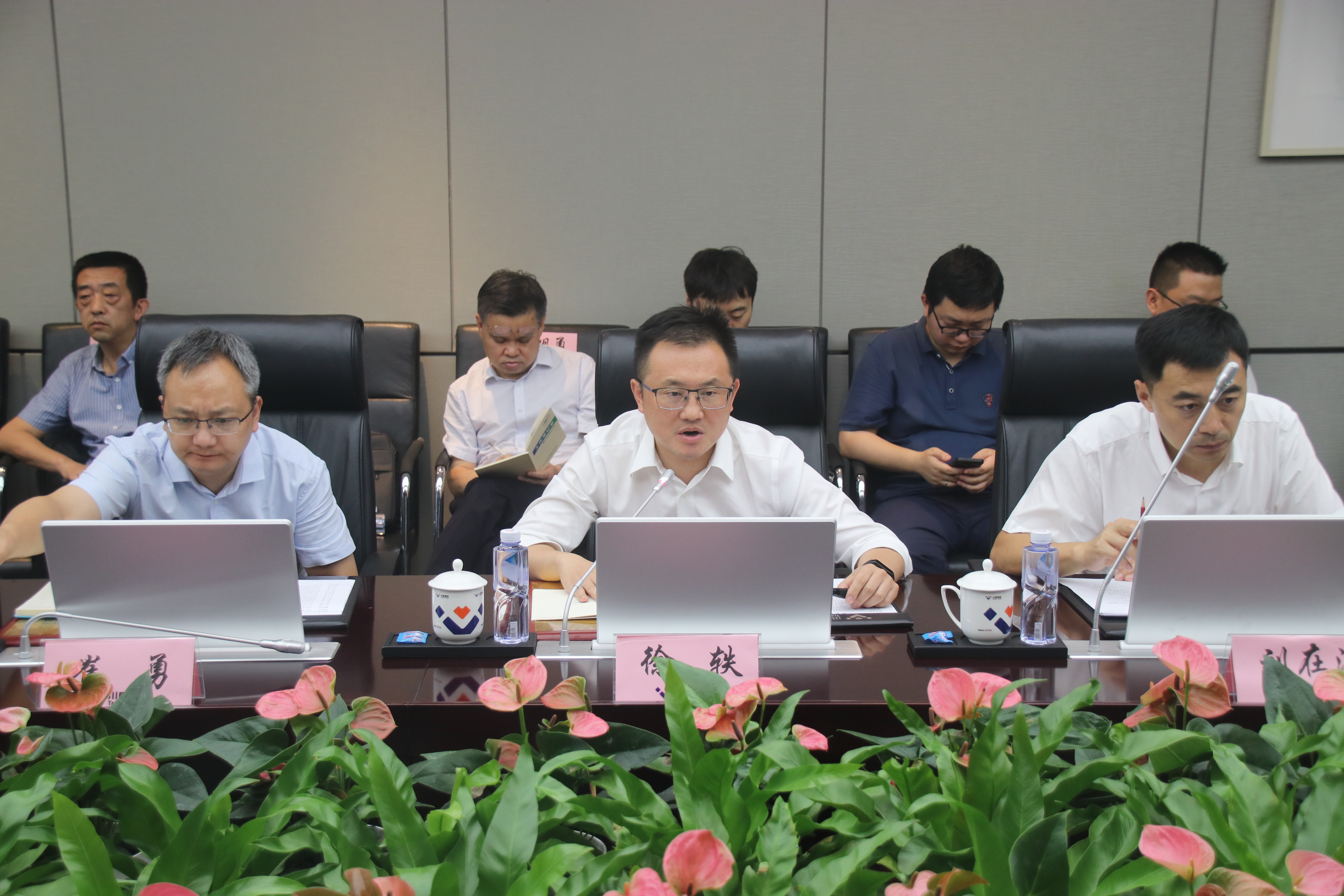 汇赢创新发展对接会于成都顺利召开——钒钛钢协专家行由汇赢拉开序幕(图3) 汇赢创新发展对接会于成都顺利召开——钒钛钢协专家行由汇赢拉开序幕(图3)