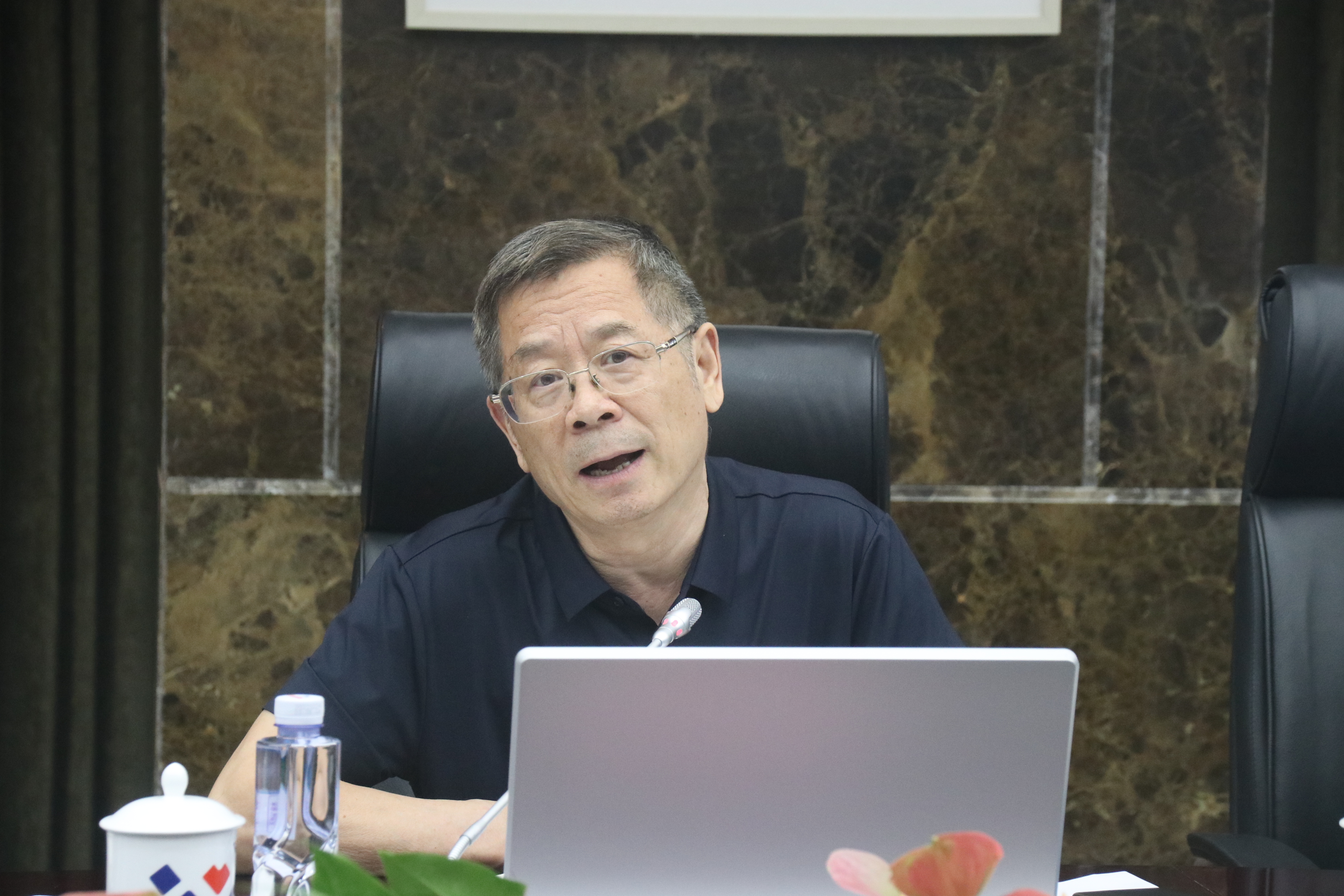 汇赢创新发展对接会于成都顺利召开——钒钛钢协专家行由汇赢拉开序幕(图5) 汇赢创新发展对接会于成都顺利召开——钒钛钢协专家行由汇赢拉开序幕(图5)
