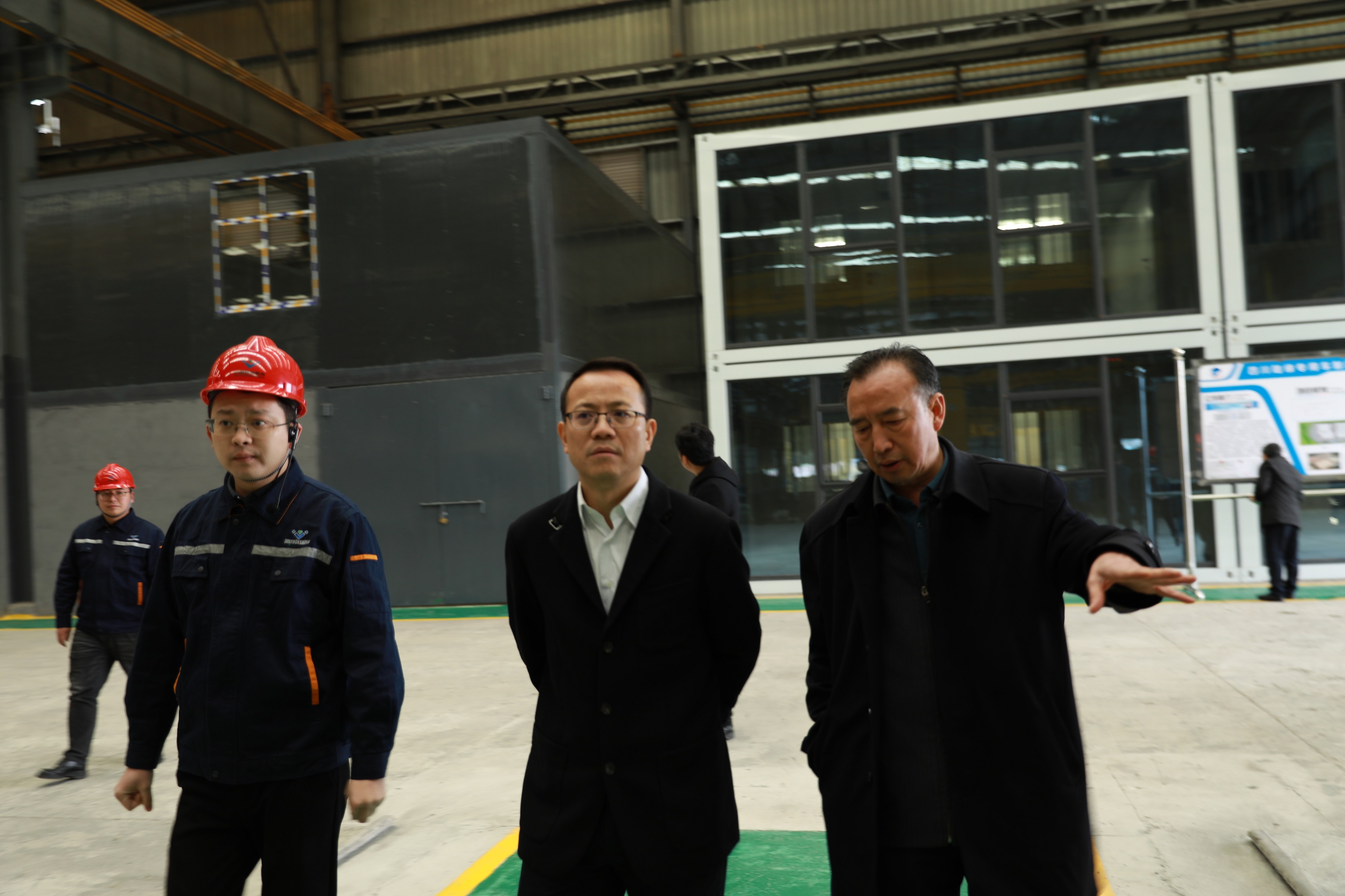 内江市委常委罗万东一行到汇赢连界基地调研(图2)