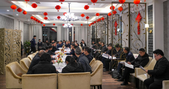 威远县人民政府与汇赢国际召开政企联席会
