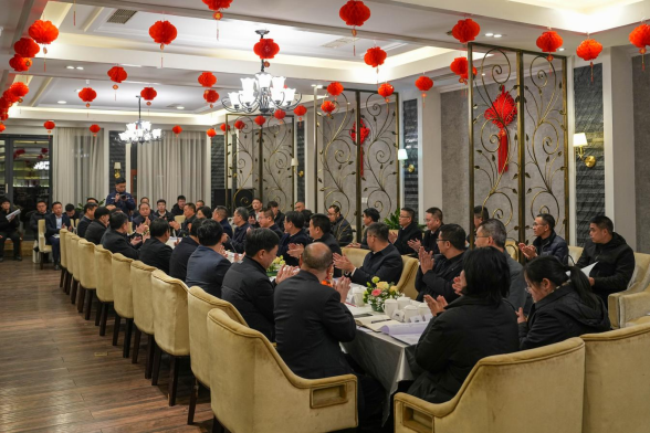 威远县人民政府与汇赢国际召开政企联席会(图2)