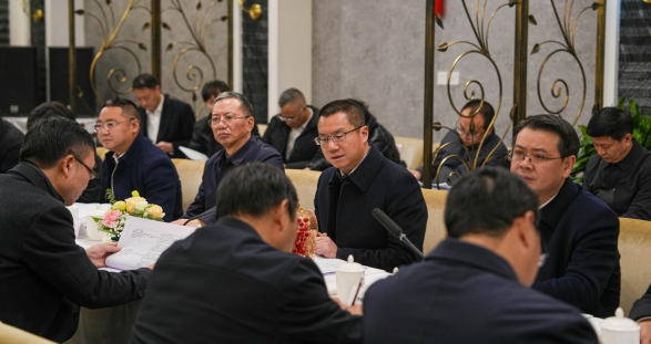 威远县人民政府与汇赢国际召开政企联席会(图3)
