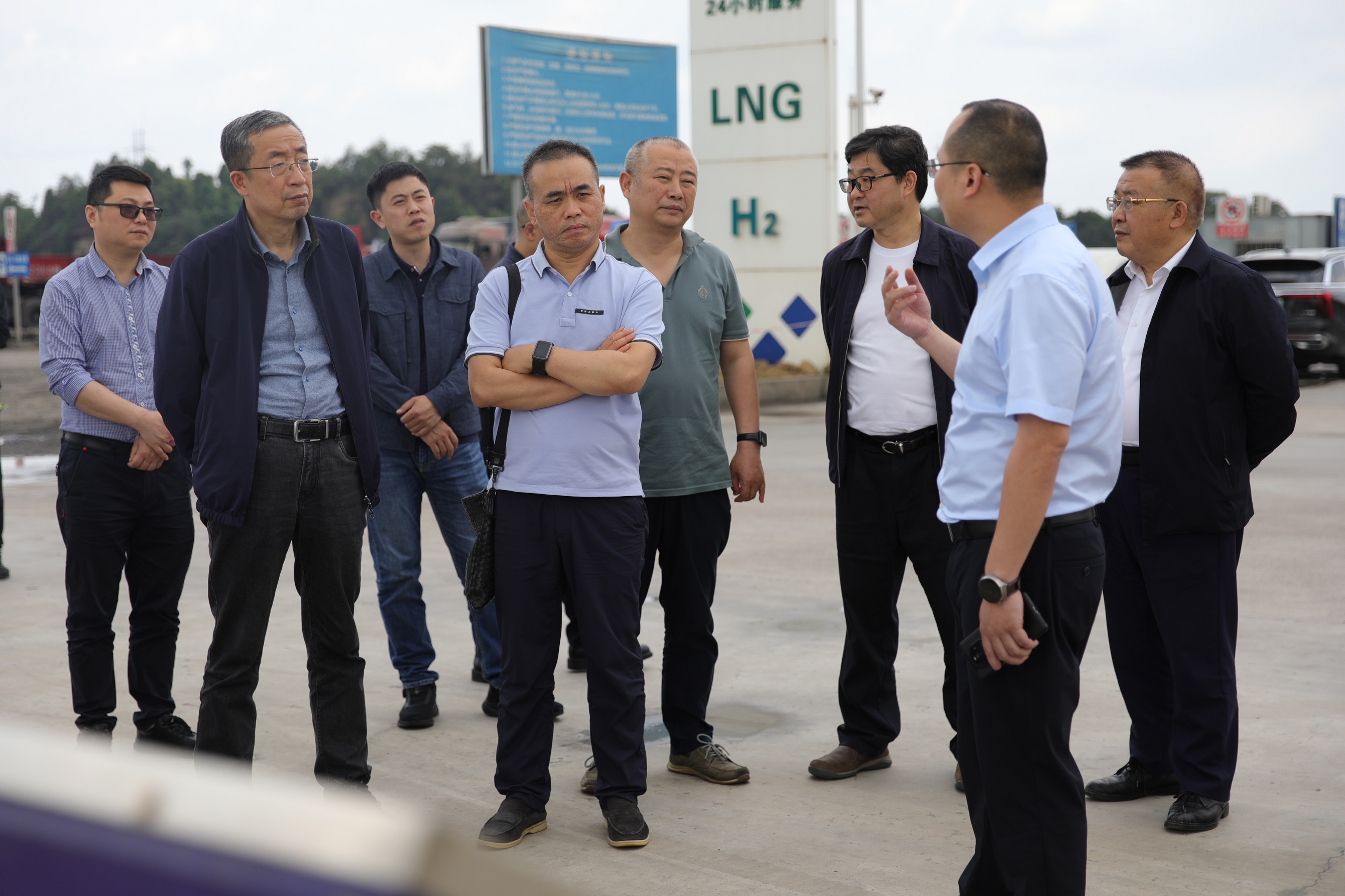 省政府参事调研组一行莅临汇赢考察交流