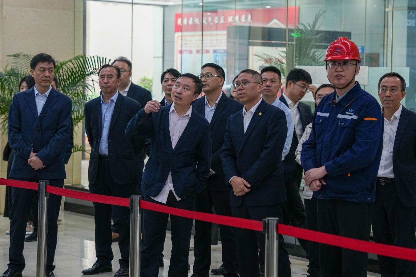  上下同欲迎挑战  力出一孔抢工期——汇赢钒钛科技7#高炉年度计划中修进入冲刺阶段(图3)