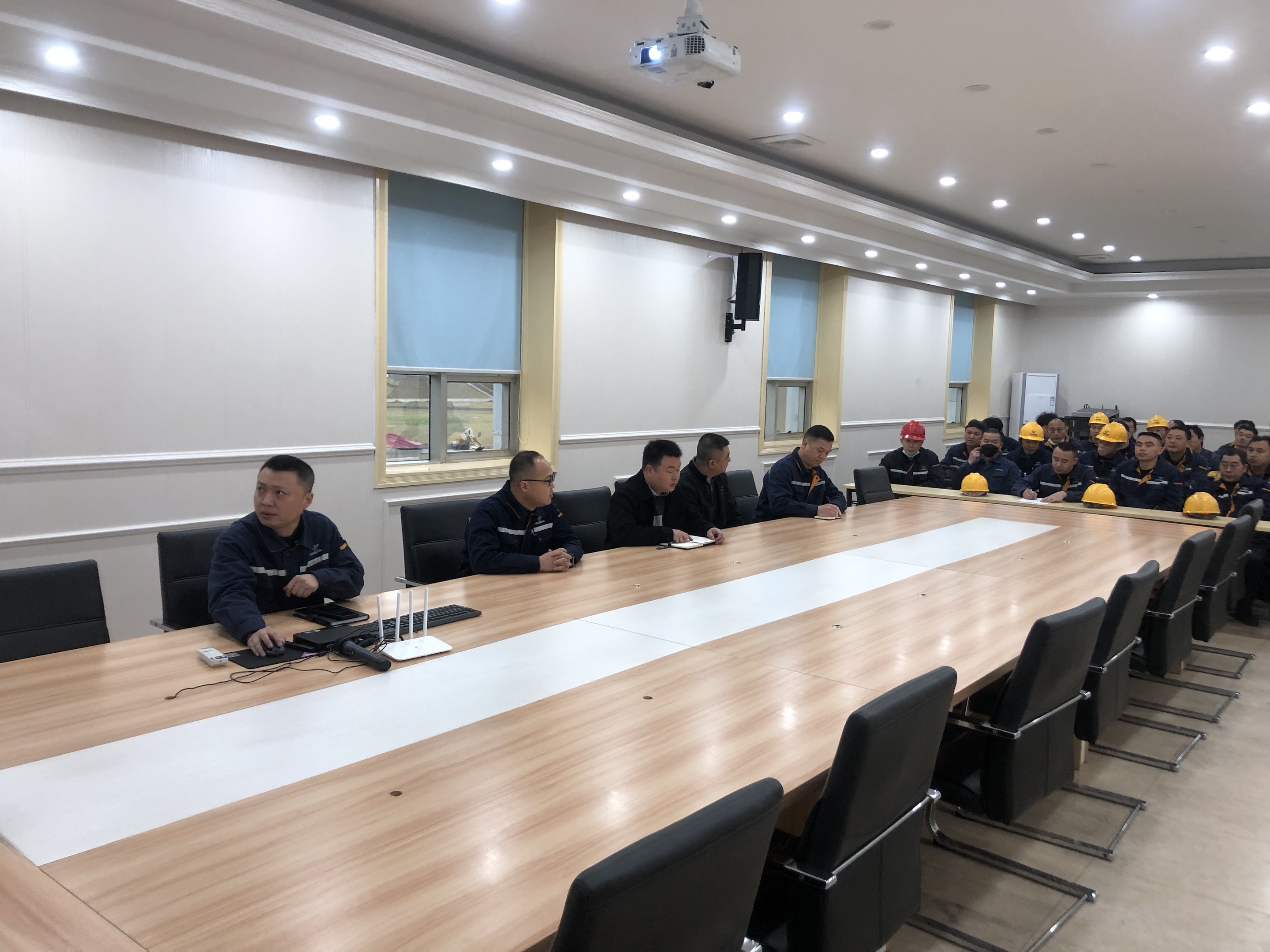 紧盯检修效益环节 做实降本增效文章——钒钛科技检修公司降本推进专题报道(图2) 紧盯检修效益环节 做实降本增效文章——钒钛科技检修公司降本推进专题报道(图2)