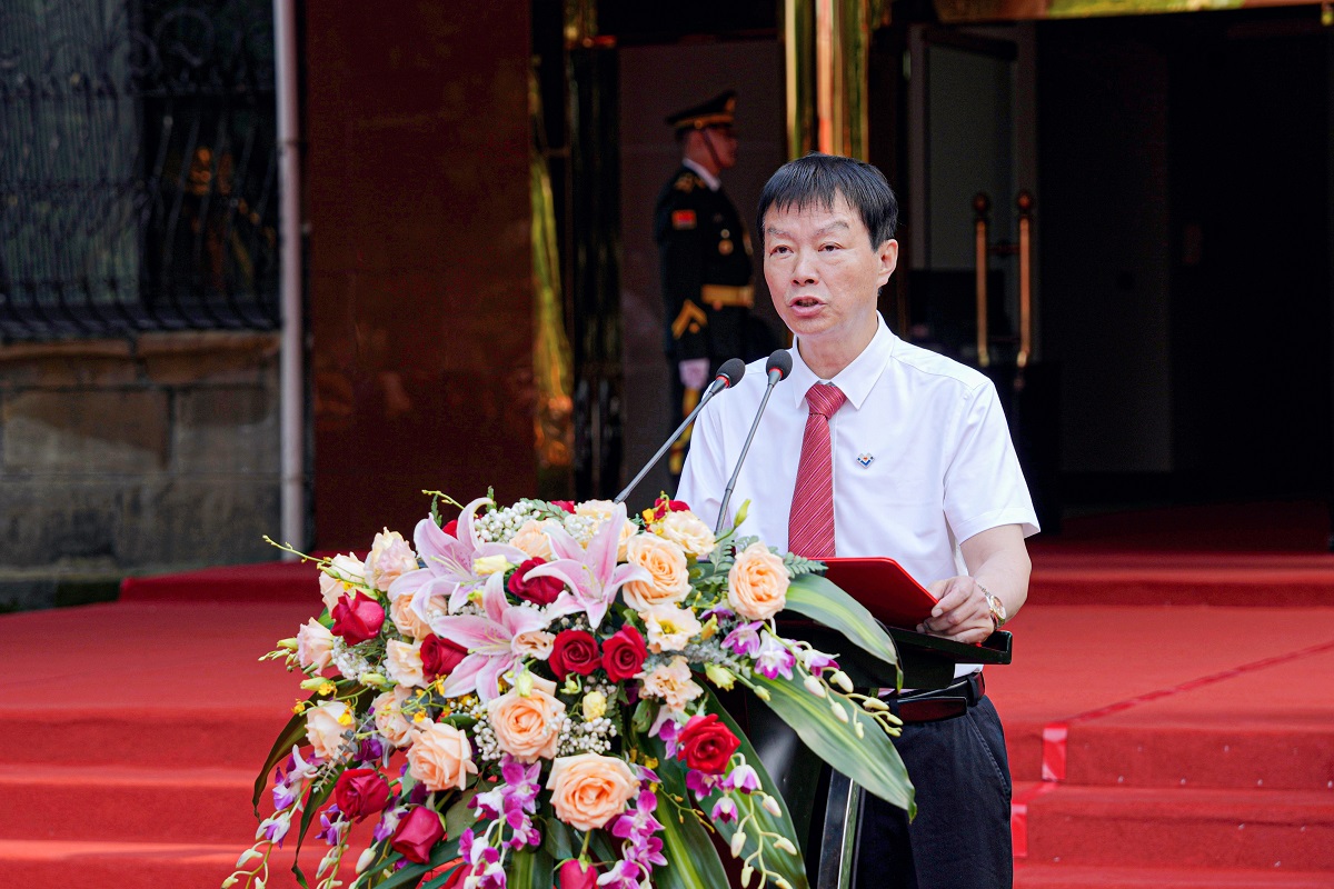 百年汇赢  价值企业——汇赢国际隆重举行成立二十六周年升旗仪式(图6)