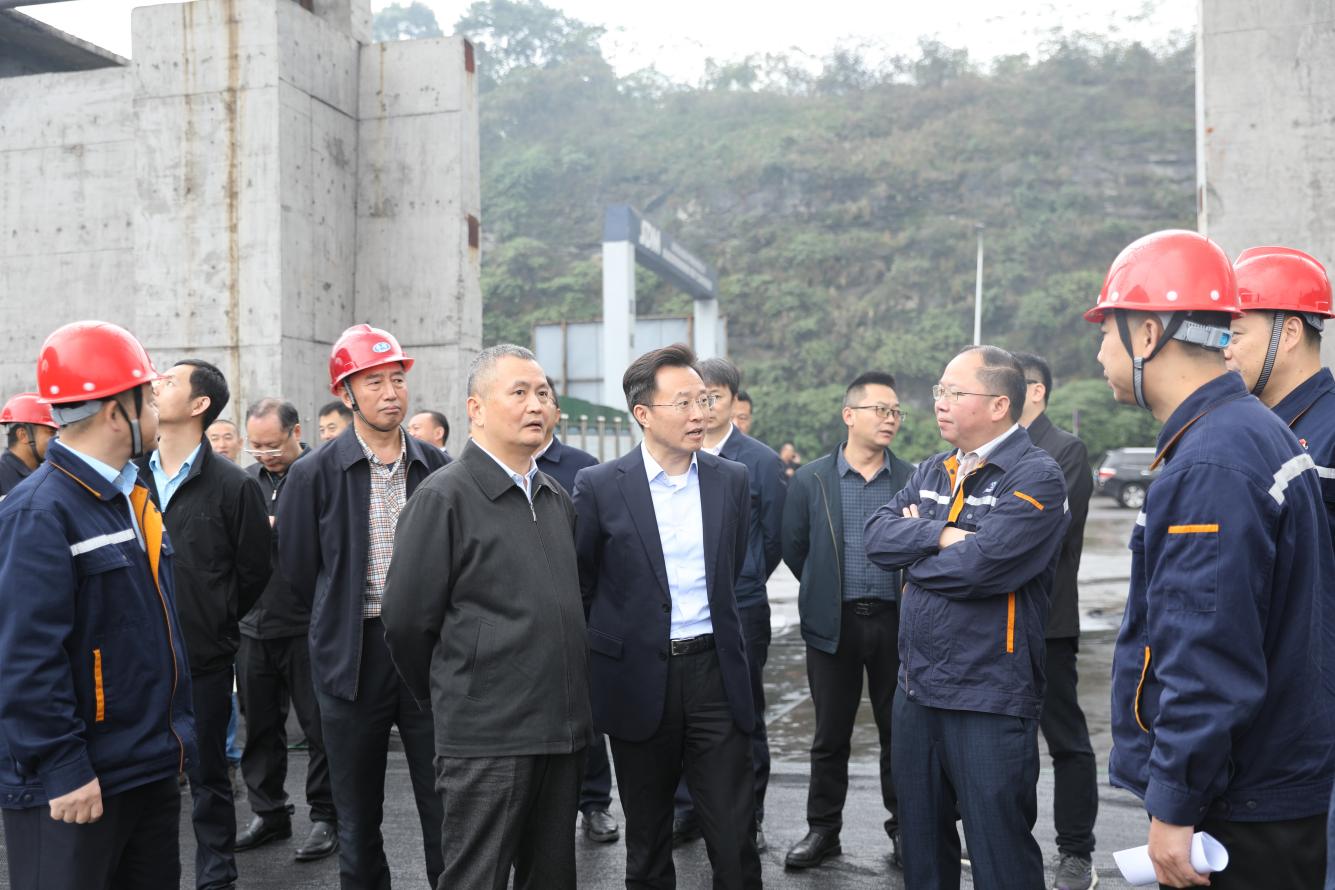 市人大常委会副主任曾云忠、市政府副市长毕胜到汇赢调研督导超低排放改造推进情况