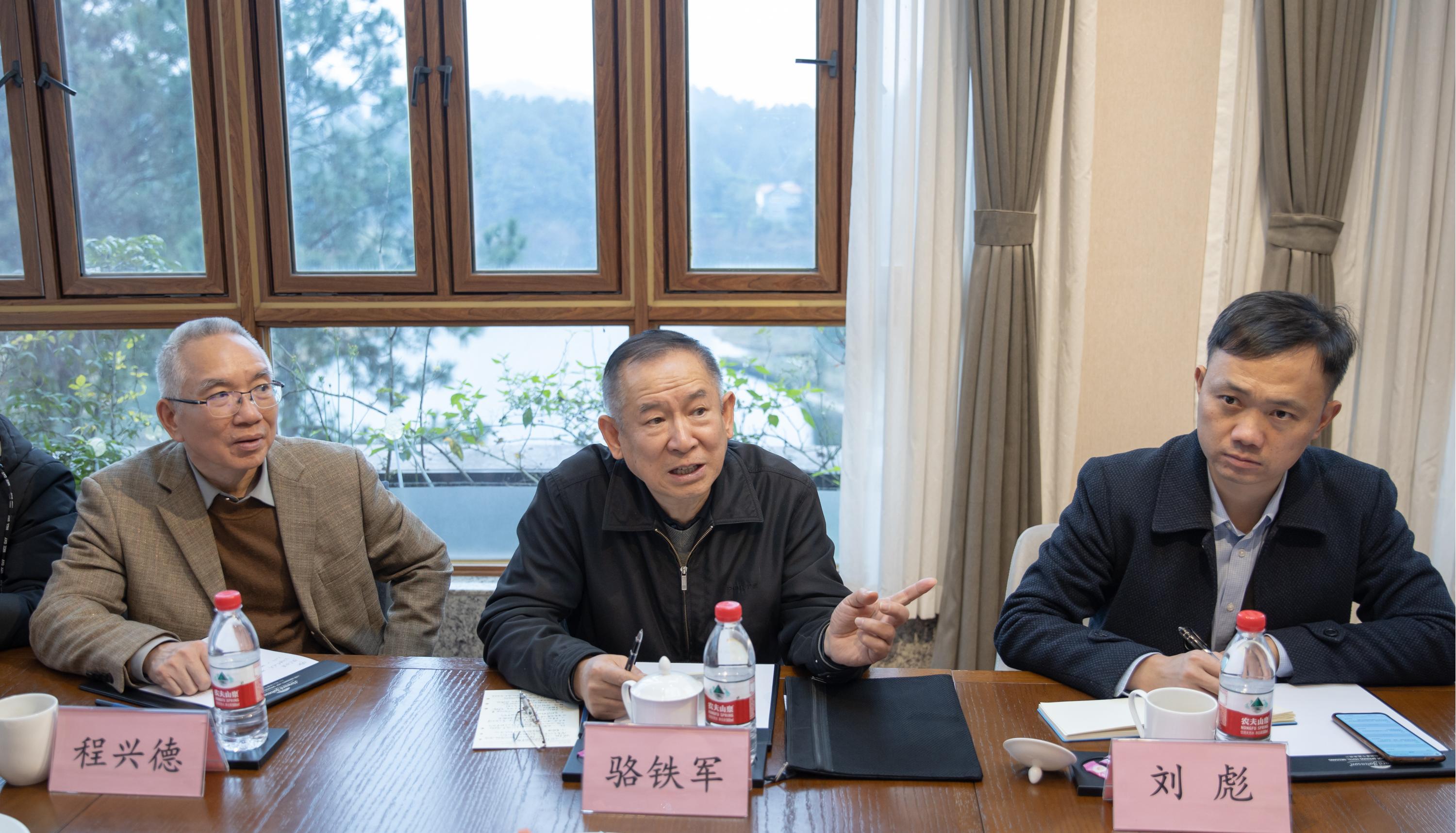 中钢协骆铁军副会长一行到访汇赢国际(图6)