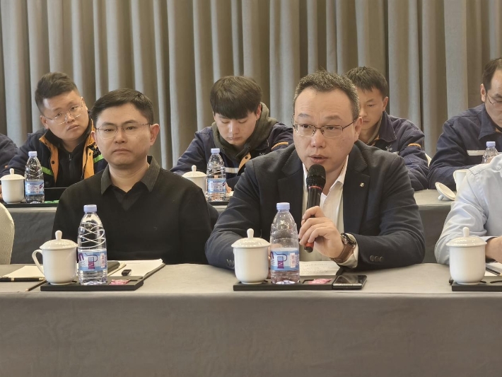 1月28日下午，四川省星船城水泥股份有限公司2025年年度股东大会暨第五届十次董事会、第五届七次监事会在汇赢大厦顺利召开。本次股东大会由星船城公司董事会根据公司《章程》的规定召集，股东代表汇赢国际董事(图5)