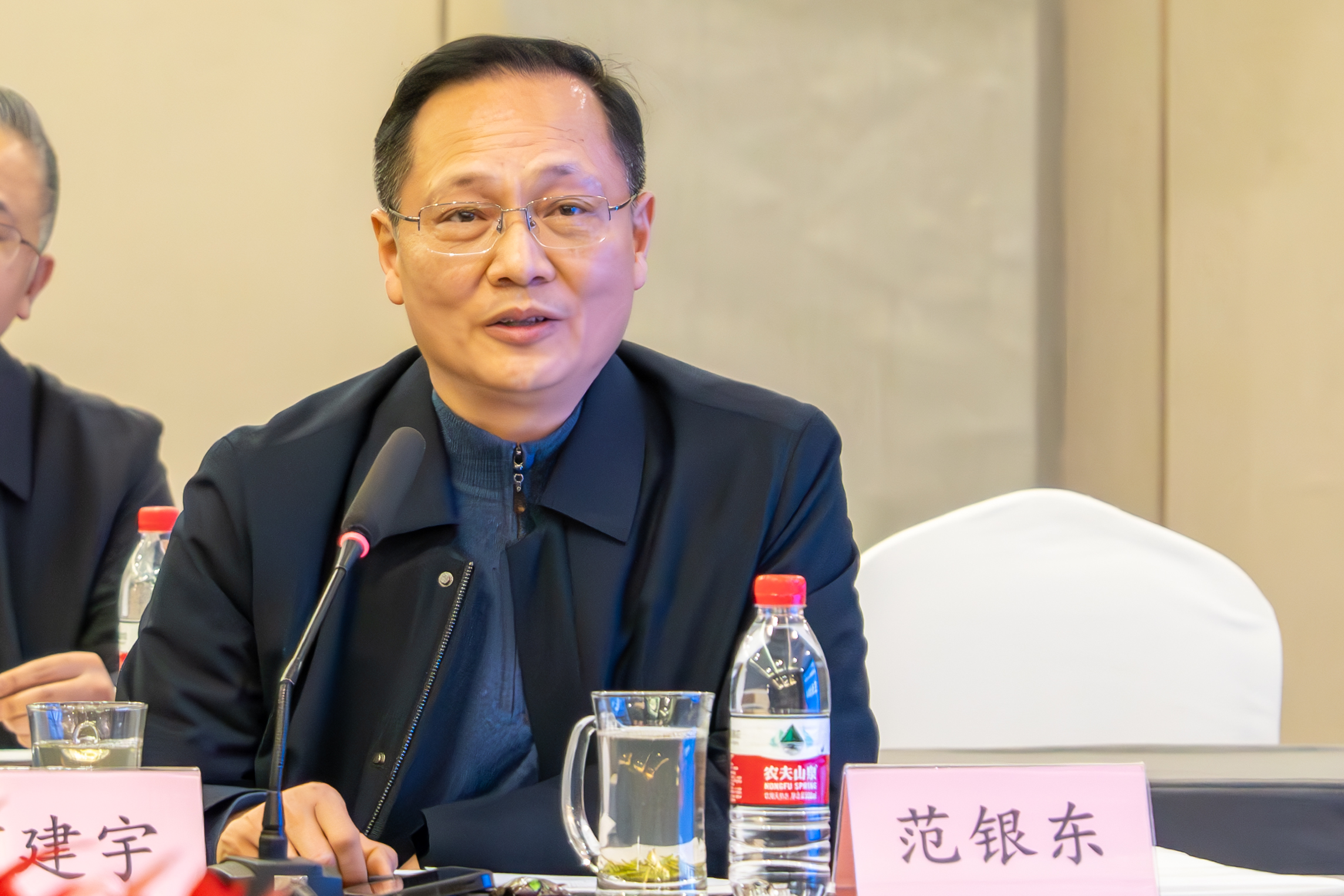 大西洋集团（股份）党委书记、董事长张晓柏一行到访汇赢国际(图2)
