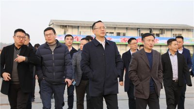 成都兴城供应链集团到汇赢钒钛科技考察交流