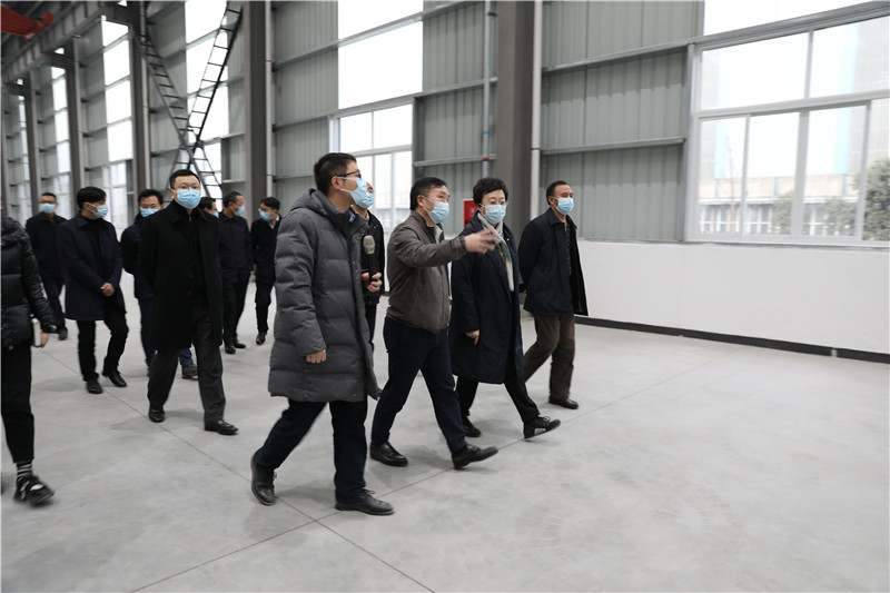 内江市市长郑莉一行莅临汇赢连界基地调研(图4) 内江市市长郑莉一行莅临汇赢连界基地调研(图4)