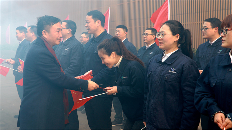 张灯结彩迎新年 齐心协力谱新篇丨集团领导大年初一开展新春慰问活动(图4) 张灯结彩迎新年 齐心协力谱新篇丨集团领导大年初一开展新春慰问活动(图4)