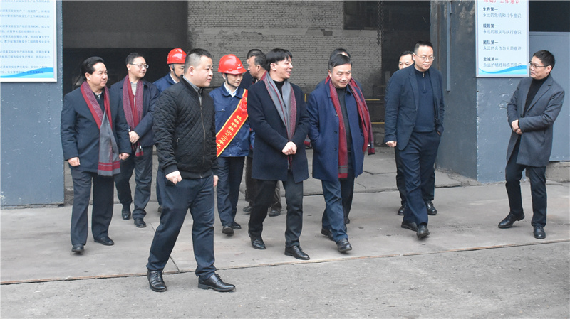 张灯结彩迎新年 齐心协力谱新篇丨集团领导大年初一开展新春慰问活动(图5) 张灯结彩迎新年 齐心协力谱新篇丨集团领导大年初一开展新春慰问活动(图5)