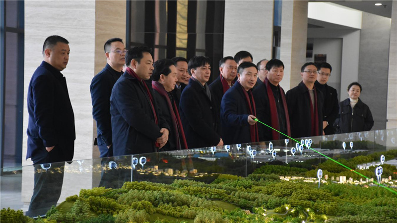 张灯结彩迎新年 齐心协力谱新篇丨集团领导大年初一开展新春慰问活动(图7) 张灯结彩迎新年 齐心协力谱新篇丨集团领导大年初一开展新春慰问活动(图7)
