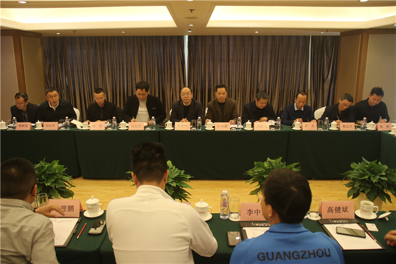 企业搭台 专家唱戏 大咖齐聚 ——汇赢法兰克福足校研讨会召开(图5) 企业搭台 专家唱戏 大咖齐聚 ——汇赢法兰克福足校研讨会召开(图5)